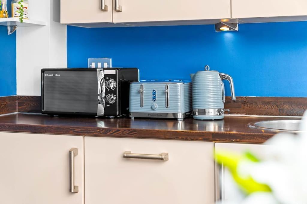 Spacious 2 Bed Apt B'Ham Cc With Parking Sleeps 7 バーミンガム エクステリア 写真